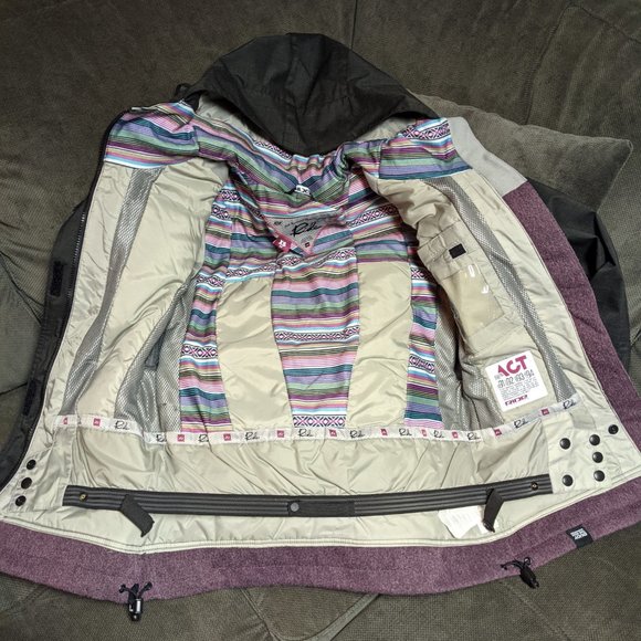 Ride Snowboard Coat - Picture 5 of 5